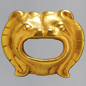 Gold ornament in the form of bear’s head