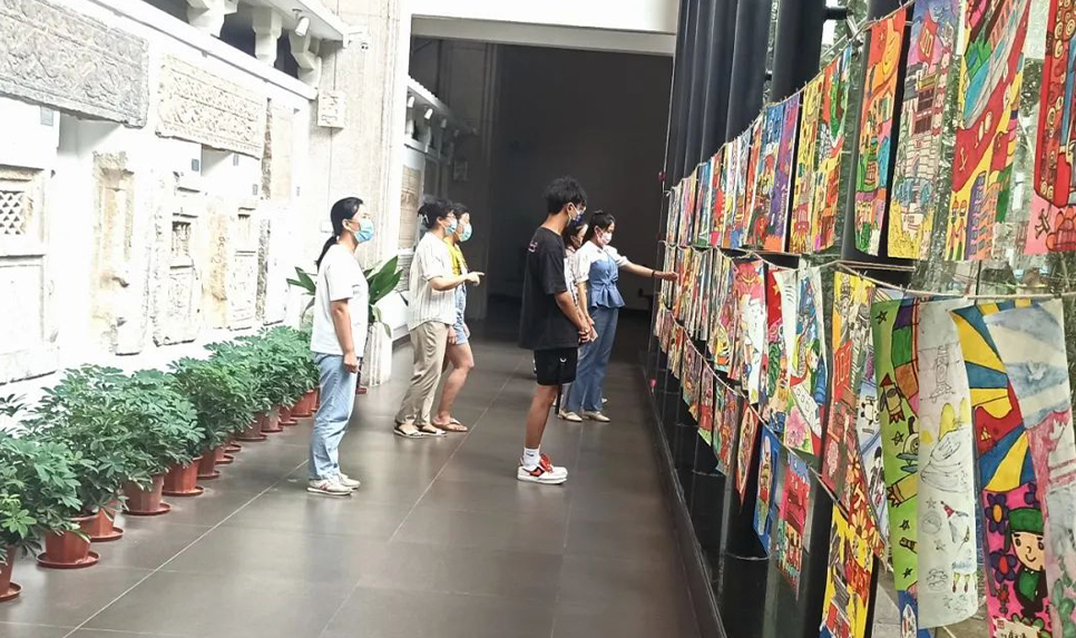  「中國共産黨創立100周年祝賀です」絵畫展
