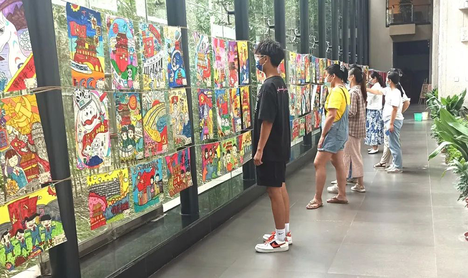  「中國共産黨創立100周年祝賀です」絵畫展